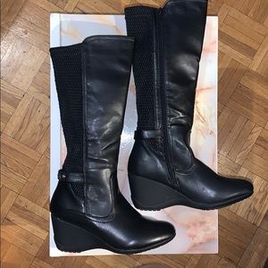 Black Wedged boots